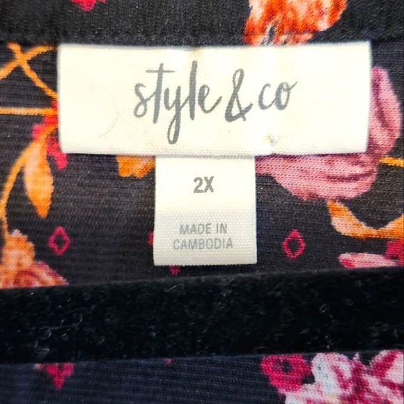 *4 for $30* Floral Black and Pink Women's Top - Picture 3 of 3